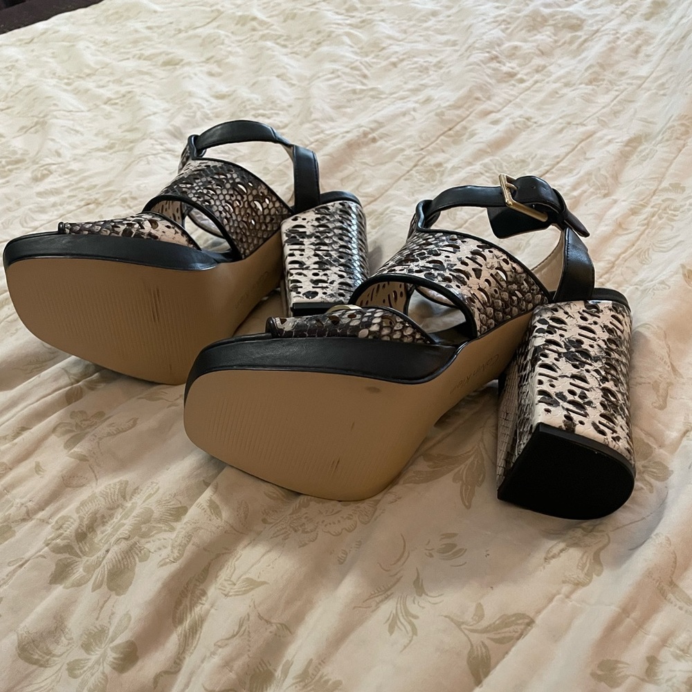 Calvin Klein Black and White Snake Platform Pump Formal Shoes 7 - Picture 5 of 14